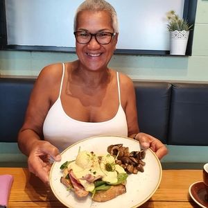 Meet your Posher, Naomi